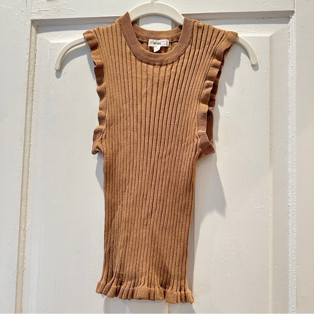 Tan ruffle trim tank top - Size L